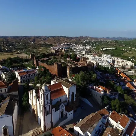 Villa In Santa Eulalia Near Praia Da Oura 别墅 *