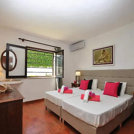 Villa In Santa Eulalia Near Praia Da Oura